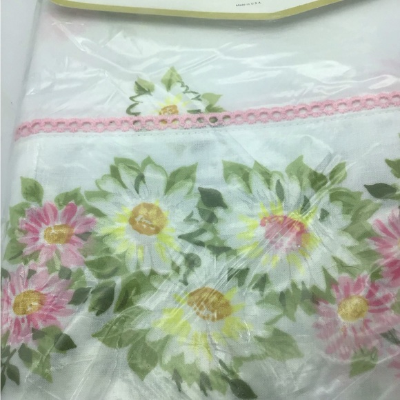 Vintage Pequot Twin sized sheets - Picture 4 of 5